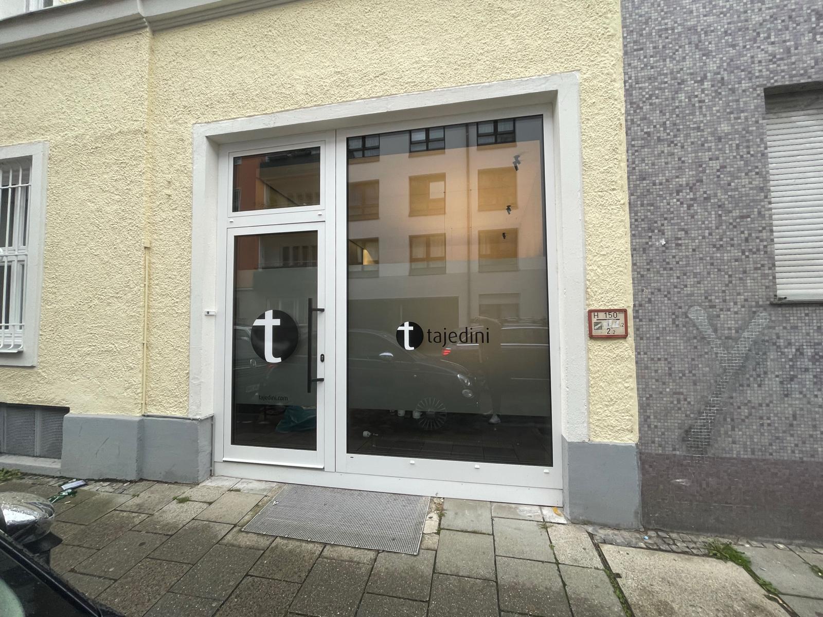 Blütenstr. — 18